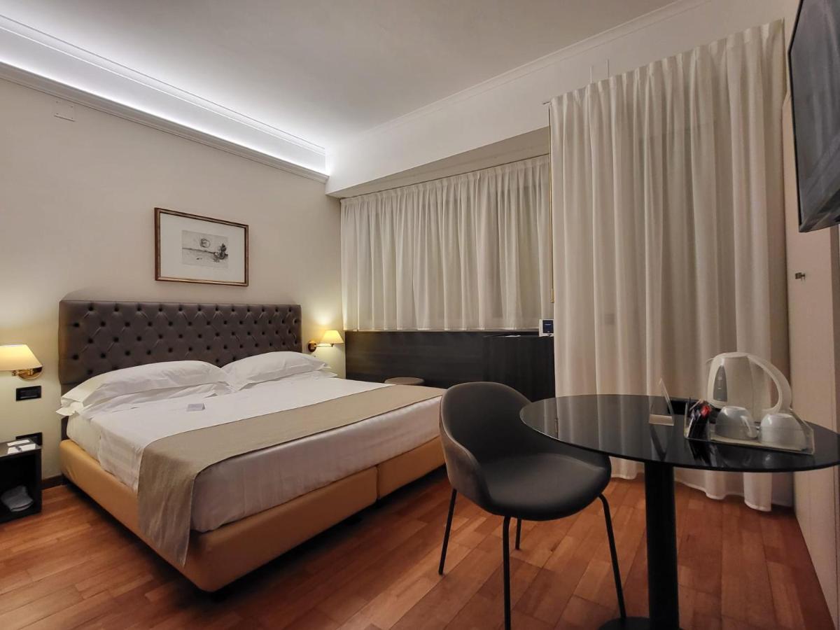 Hotel Plaza Pescara Exterior foto